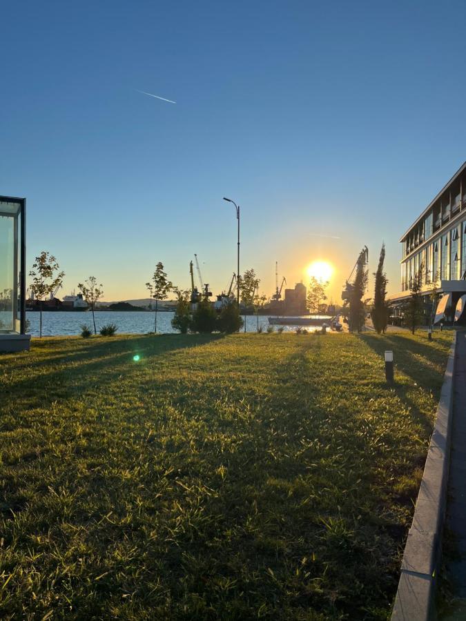 Azzurro Premium Apartment On Bulevard Bogoridi Бургас Екстериор снимка