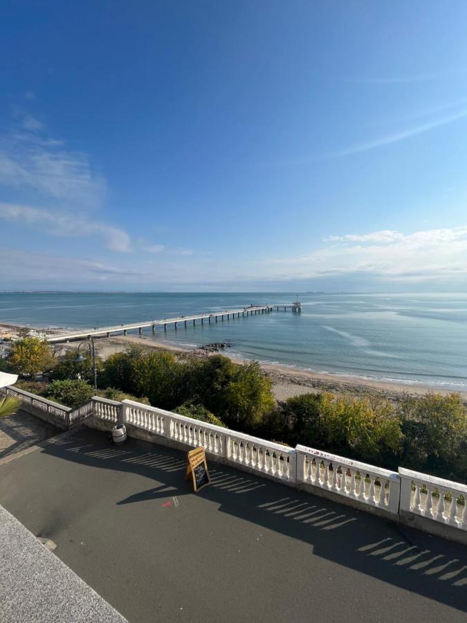 Azzurro Premium Apartment On Bulevard Bogoridi Бургас Екстериор снимка