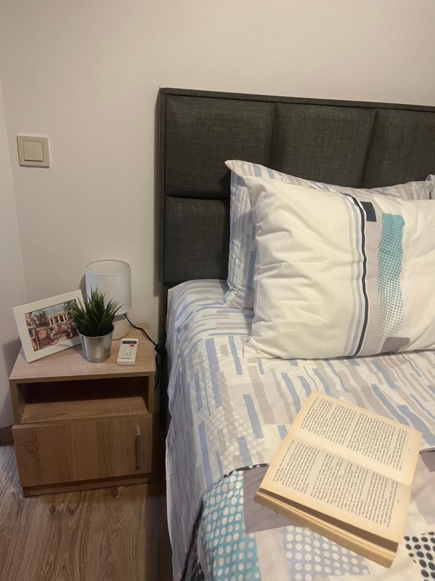 Azzurro Premium Apartment On Bulevard Bogoridi Бургас Екстериор снимка