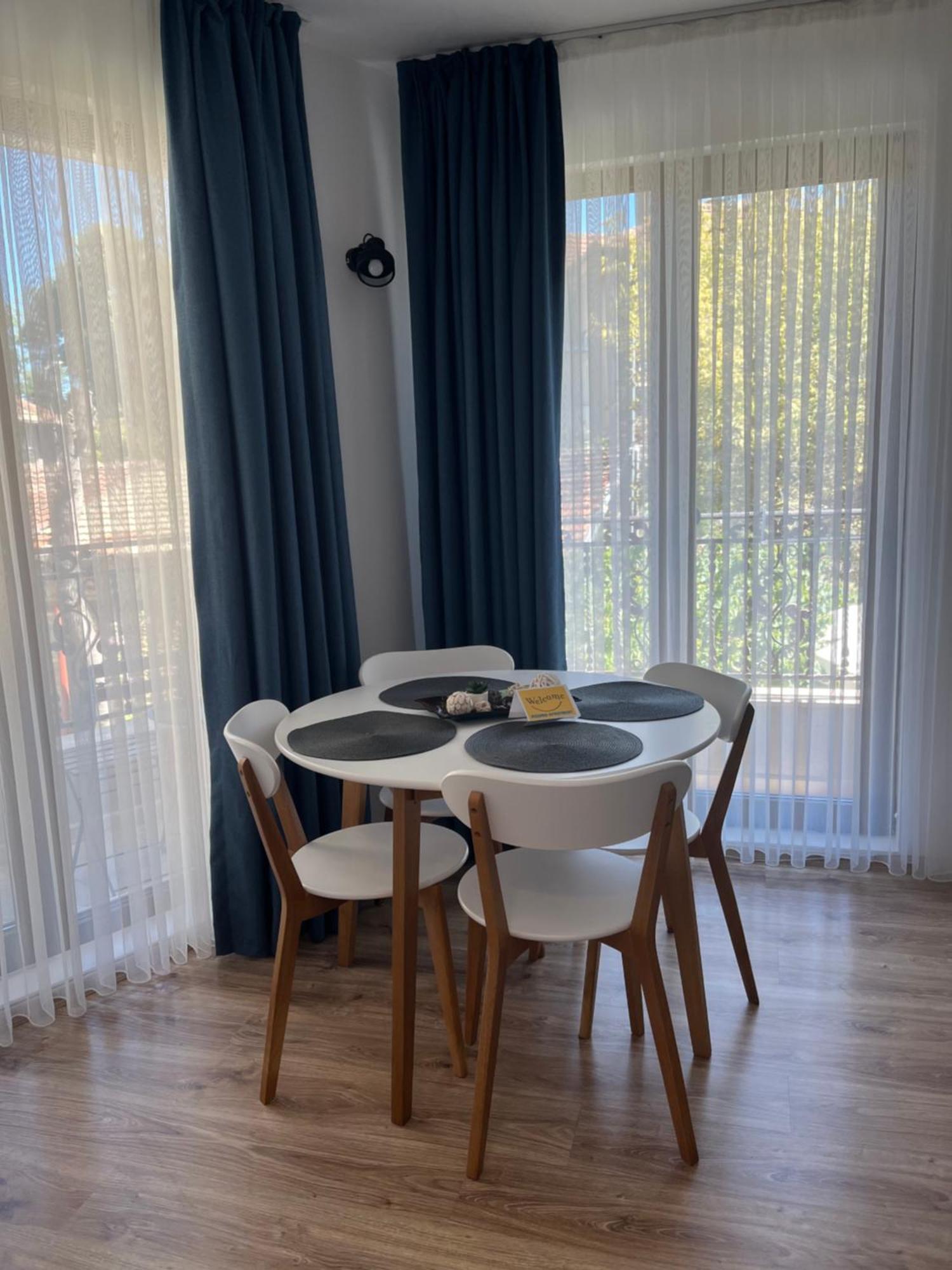 Azzurro Premium Apartment On Bulevard Bogoridi Бургас Екстериор снимка